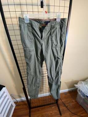 Tommy Hilfiger Women's Olive Green Cargo Pants Size 6